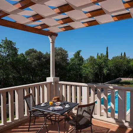 Peleo Villa *